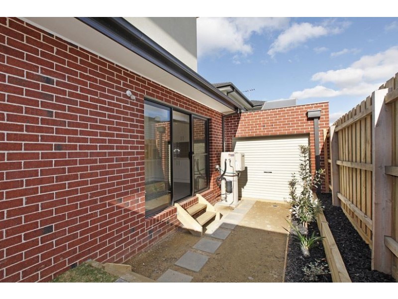 1/3 Cool Street, Reservoir VIC 3073