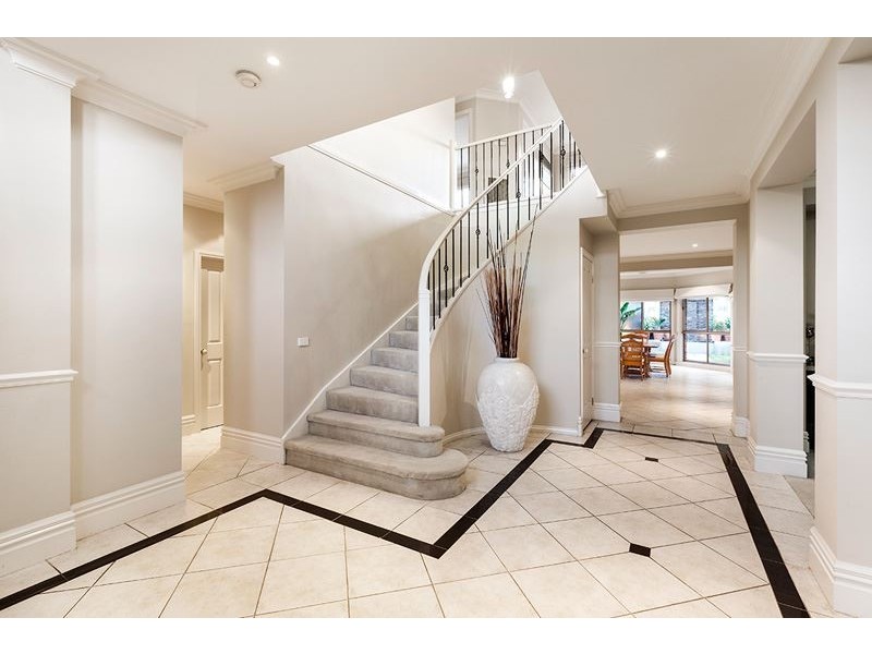 25 The Lakes Boulevard, South Morang VIC 3752