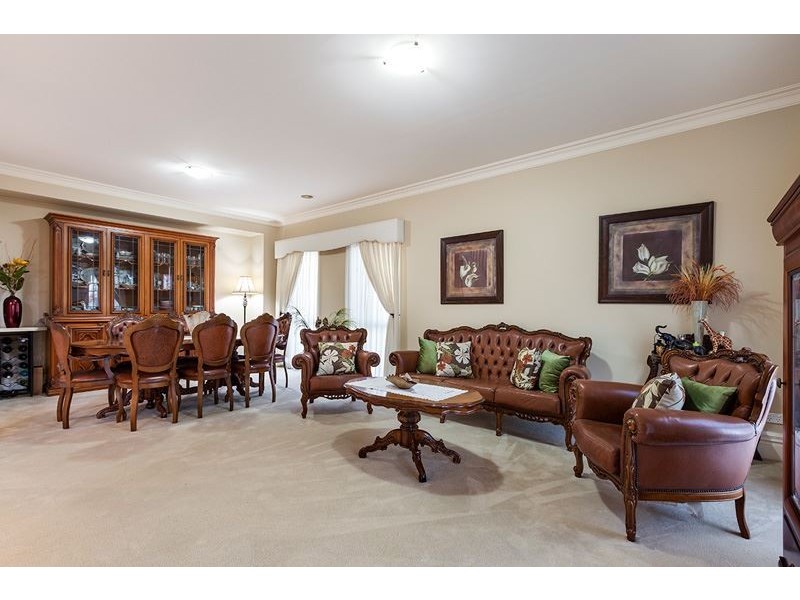 25 The Lakes Boulevard, South Morang VIC 3752