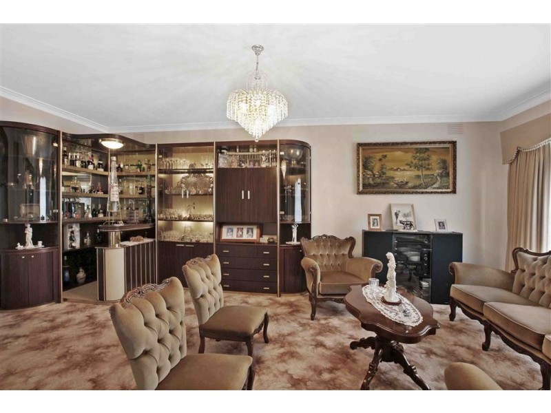 8 Deakin Avenue, Lalor VIC 3075