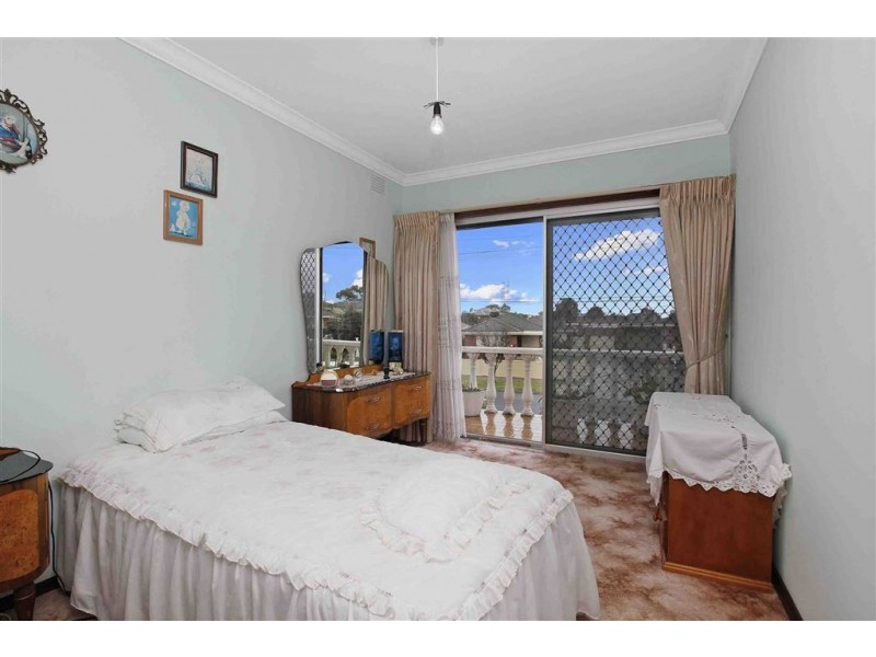 8 Deakin Avenue, Lalor VIC 3075