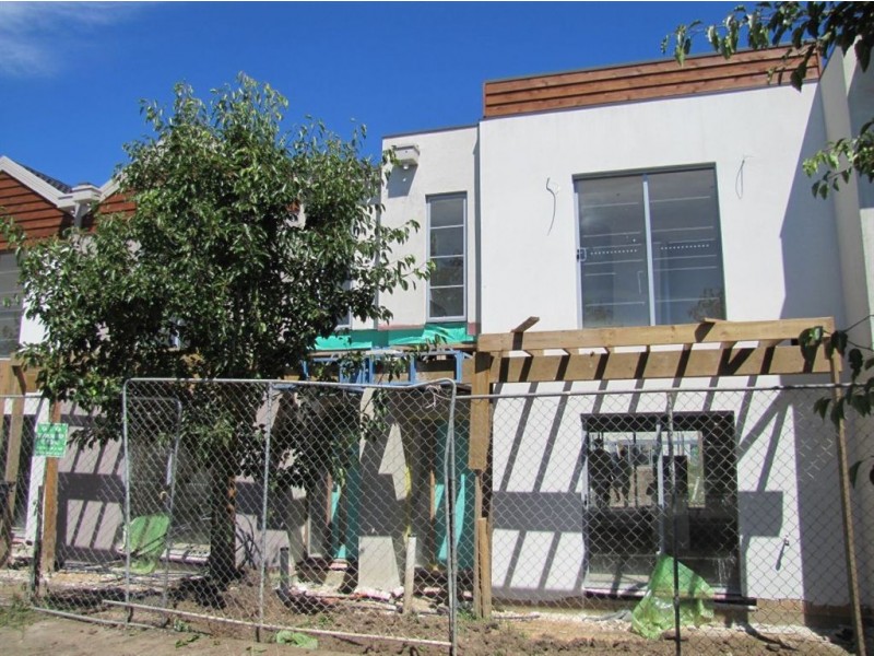 2/8 Moresby Court, Craigieburn VIC 3064