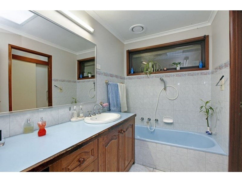 13 Kerang Place, Thomastown VIC 3074