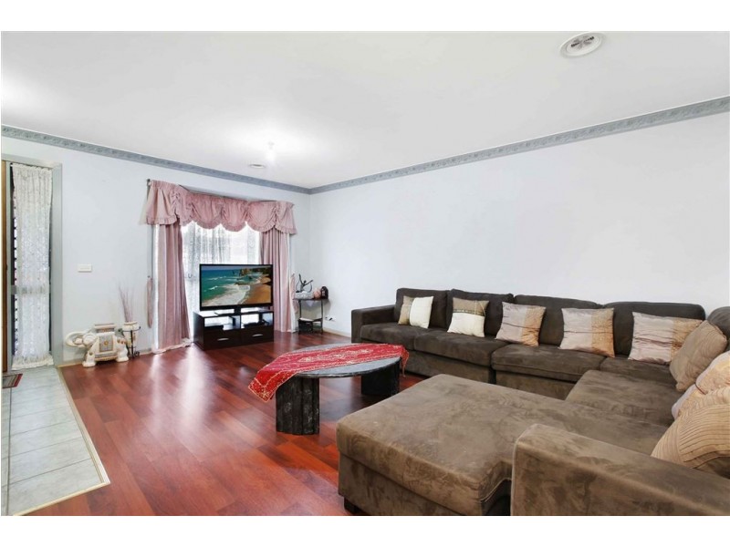 15 Ester Drive, Mill Park VIC 3082