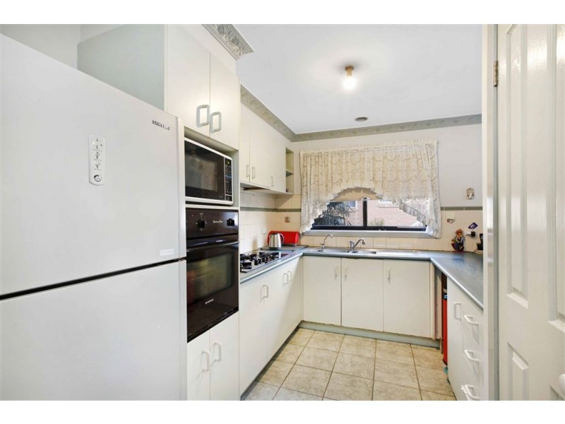 15 Ester Drive, Mill Park VIC 3082