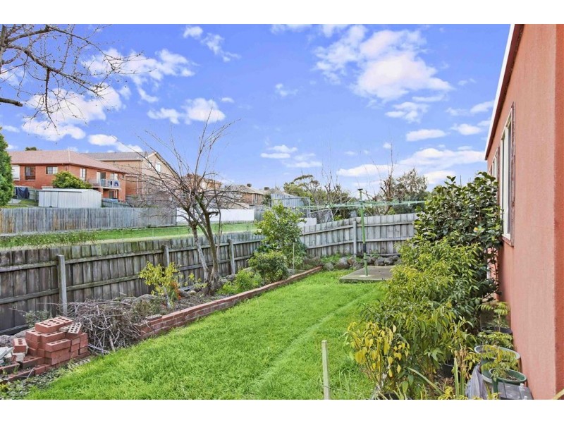 15 Ester Drive, Mill Park VIC 3082