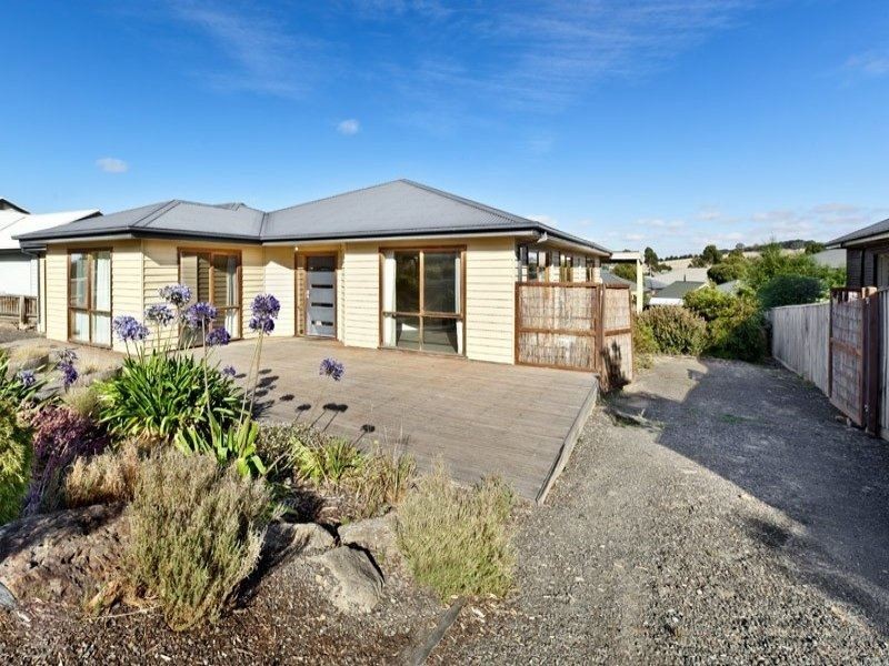 105 Brookwood Avenue, Doreen VIC 3754