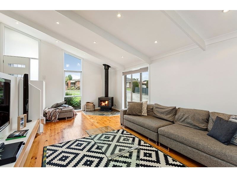 27 Strickland Avenue, Mill Park VIC 3082