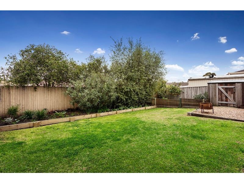 27 Strickland Avenue, Mill Park VIC 3082