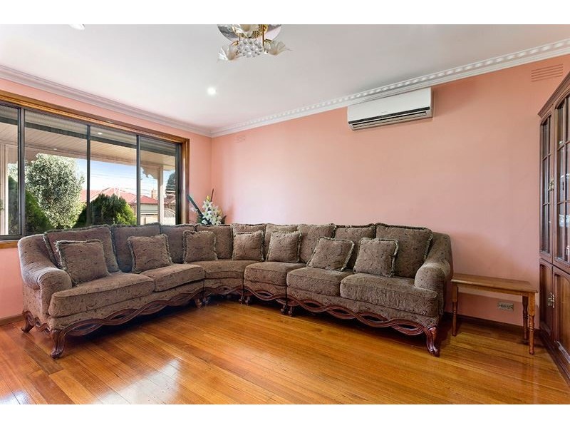 24 Valerie Street, Lalor VIC 3075