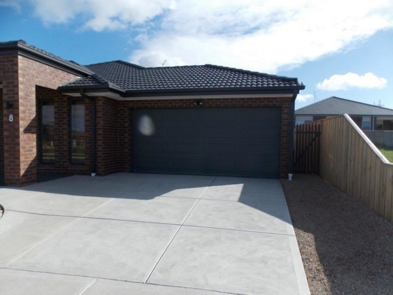 8 Wuchatsch Avenue, Epping VIC 3076