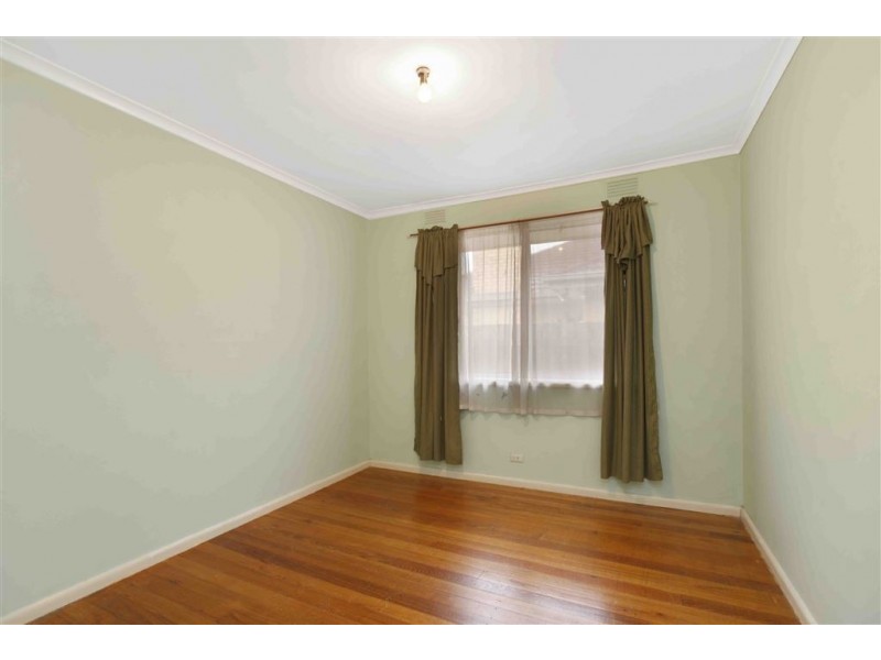 15 Chapman Avenue, Thomastown VIC 3074