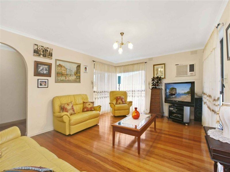 82 Rosemary Drive, Lalor VIC 3075