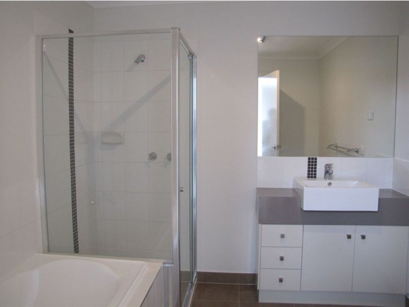 11/9A Highgate Hill, Epping VIC 3076