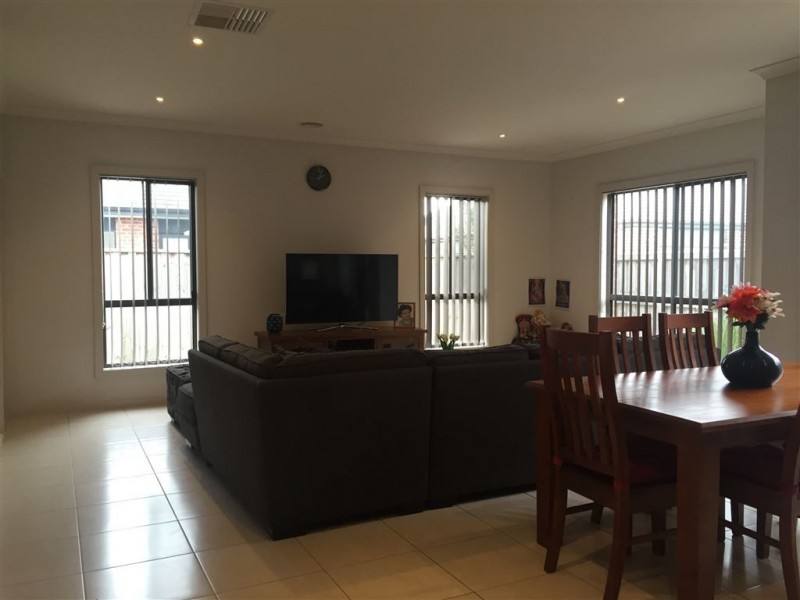 22 Mayflower Mews, Epping VIC 3076