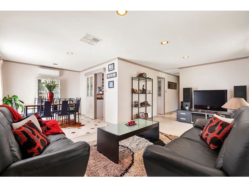 144 Roycroft Avenue, Mill Park VIC 3082