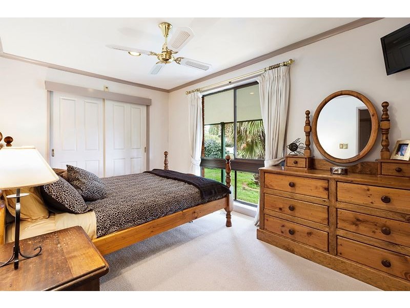 144 Roycroft Avenue, Mill Park VIC 3082