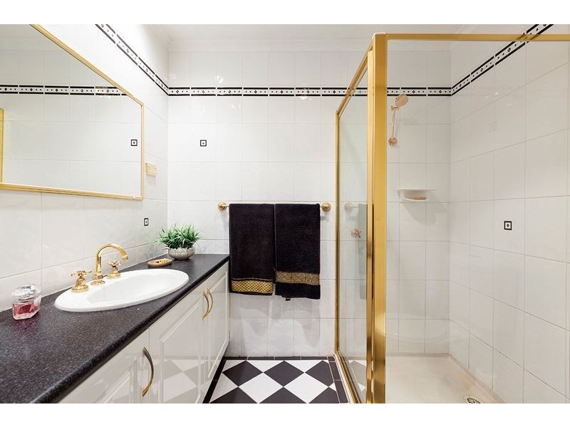 144 Roycroft Avenue, Mill Park VIC 3082