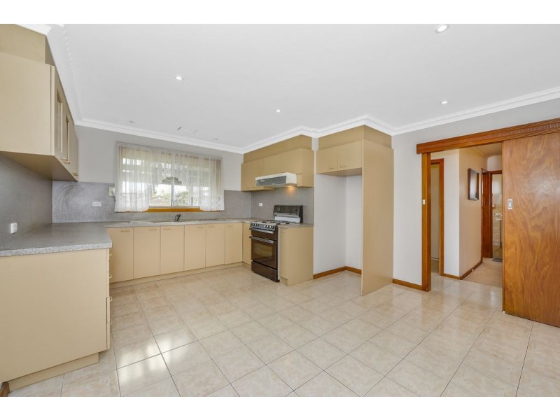 24 Cherry Court, Lalor VIC 3075