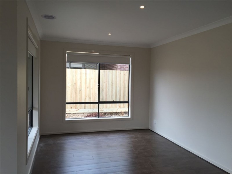 18 Recoil Drive, Doreen VIC 3754