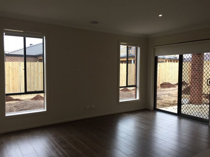 18 Recoil Drive, Doreen VIC 3754