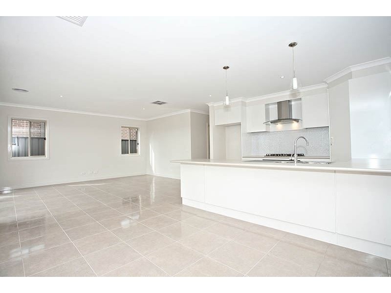33 Gateshead Street, Craigieburn VIC 3064