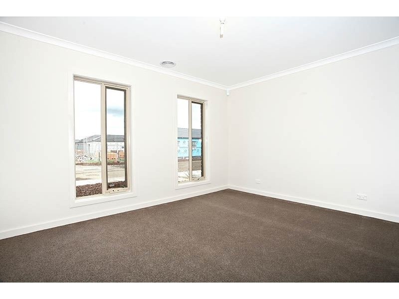 33 Gateshead Street, Craigieburn VIC 3064