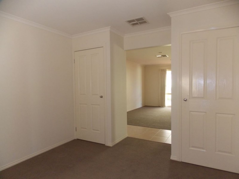 13 Cascade Crescent, Epping VIC 3076