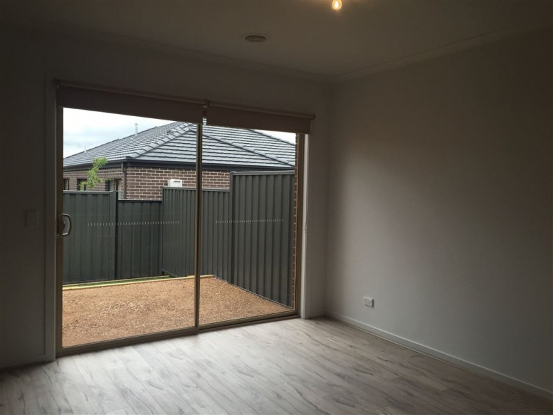 27 Topcliffe Road, Epping VIC 3076