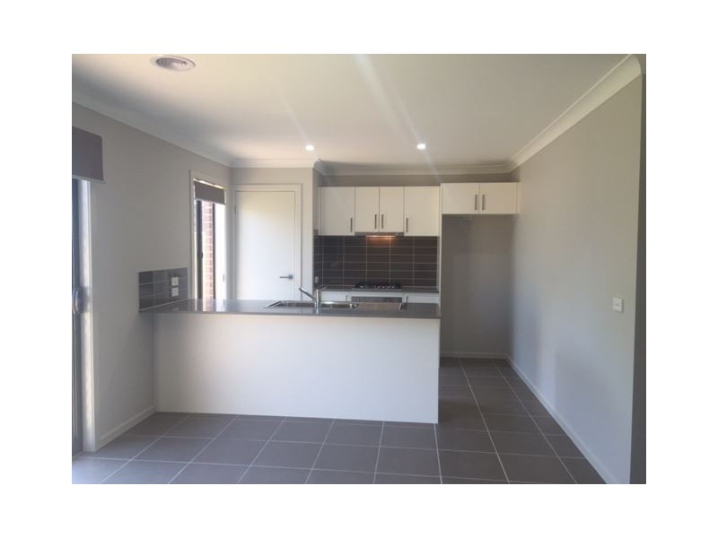 14 Cotswold Way, Mernda VIC 3754