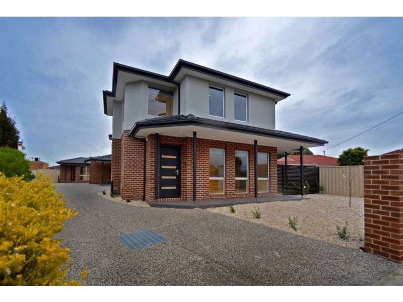 2/11 Portsmouth Place, Epping VIC 3076