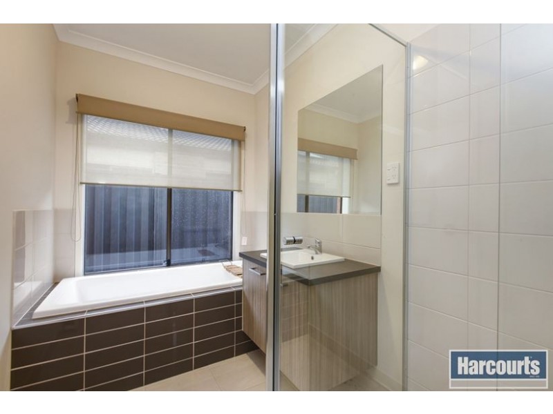 8 Vanin Street, Wollert VIC 3750