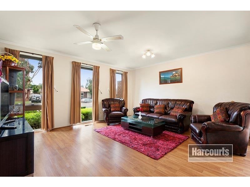 43 Buckmaster Drive, Mill Park VIC 3082