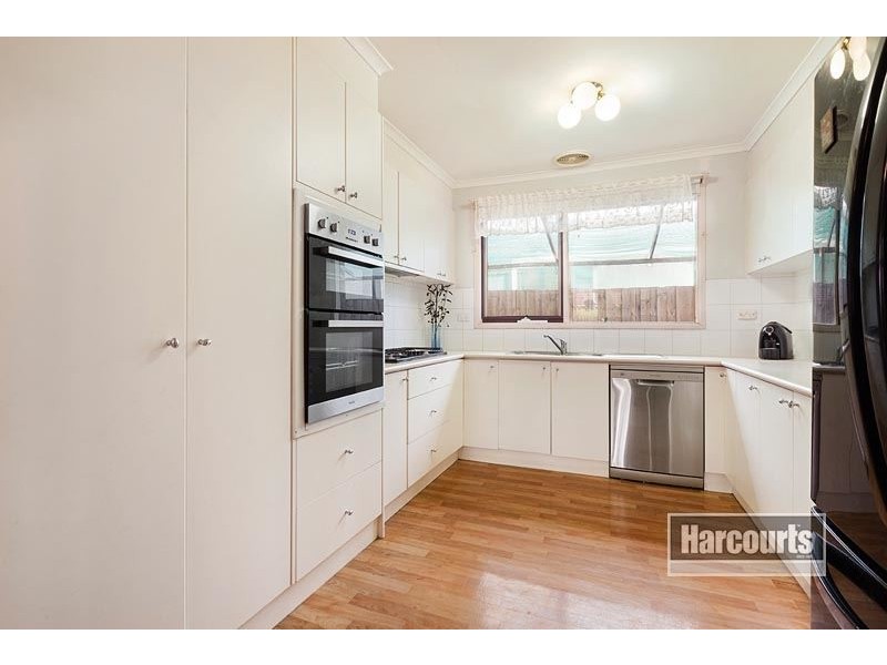 43 Buckmaster Drive, Mill Park VIC 3082