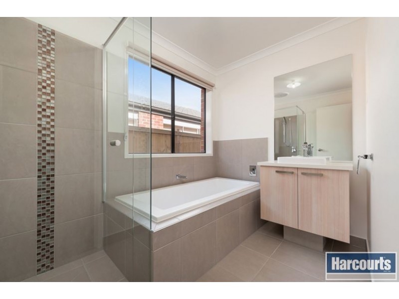 10 Turion Drive, Mickleham VIC 3064