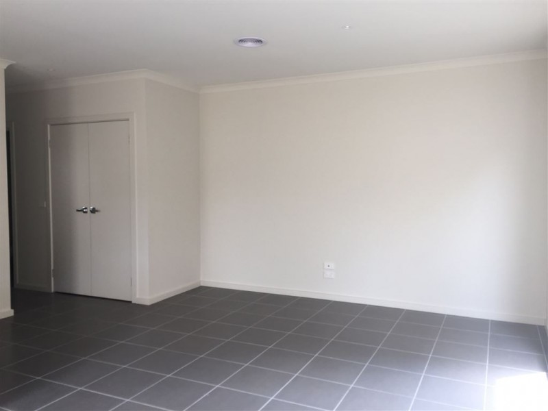 18/3 Old Plenty Road, South Morang VIC 3752