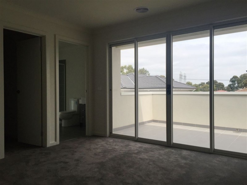 18/3 Old Plenty Road, South Morang VIC 3752