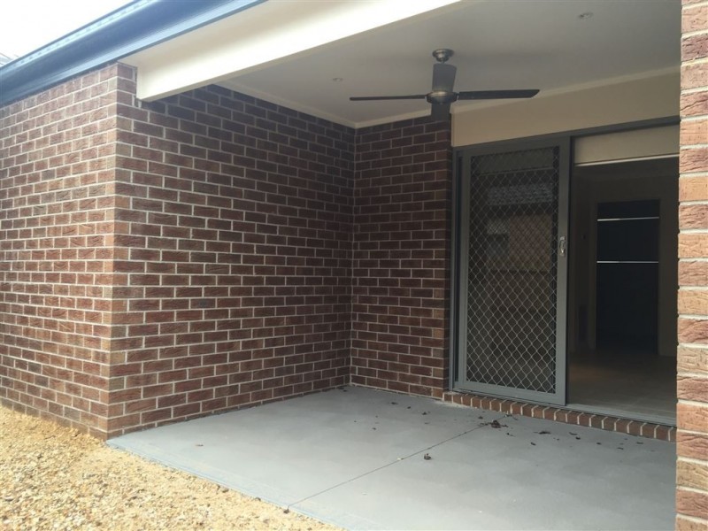 16 Fossilstone Avenue, Doreen VIC 3754