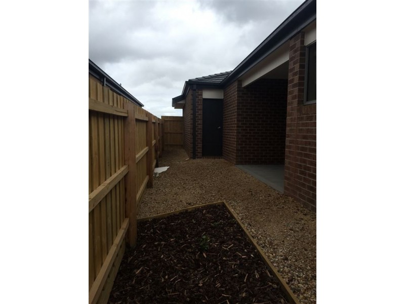 16 Fossilstone Avenue, Doreen VIC 3754