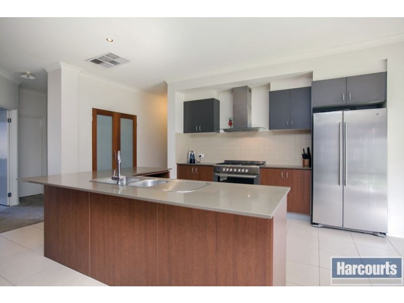 6 Claremont Place, Epping VIC 3076