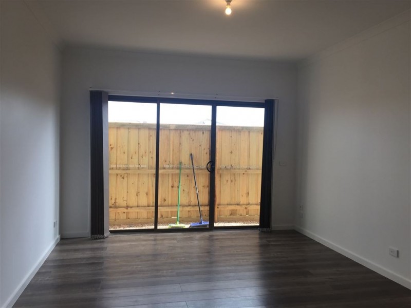 10/19 Positano Way, Lalor VIC 3075