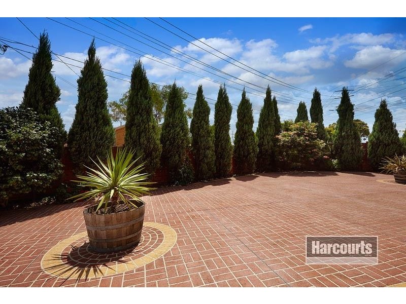 19 Casey Drive, Lalor VIC 3075