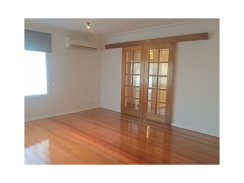 17 Kalara Close, Lalor VIC 3075