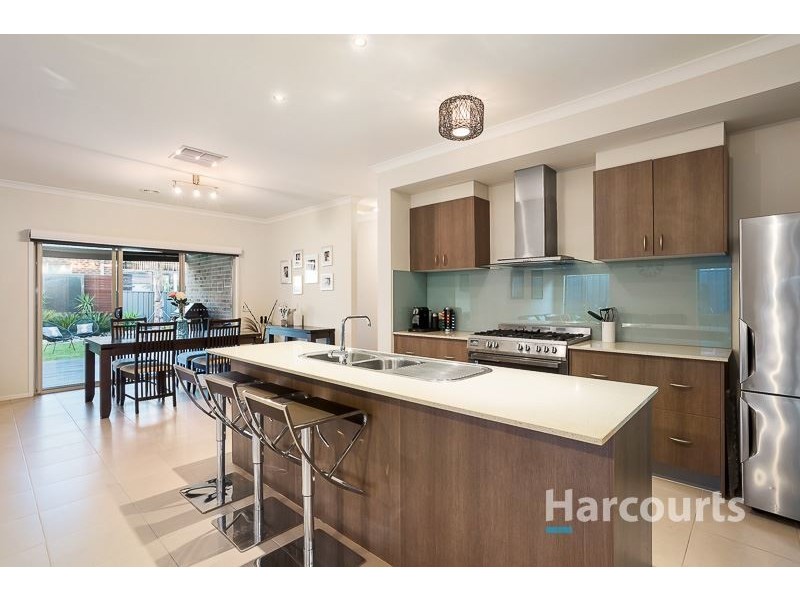 9 Eildon Circuit, South Morang VIC 3752