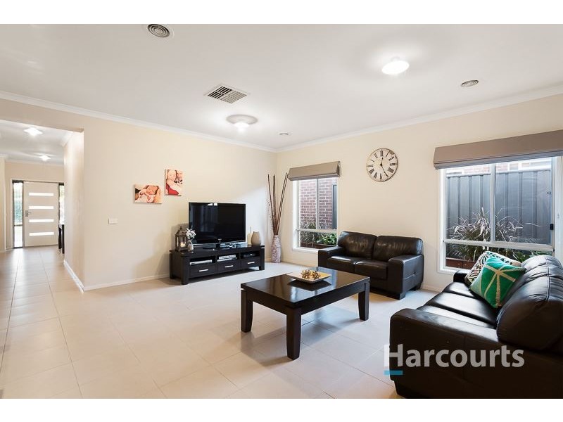 9 Eildon Circuit, South Morang VIC 3752