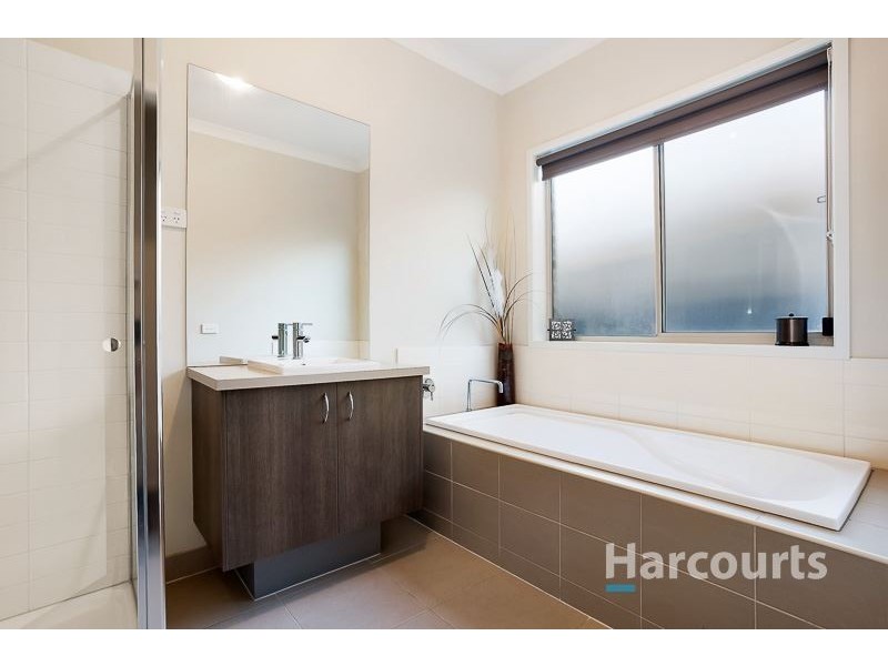 9 Eildon Circuit, South Morang VIC 3752