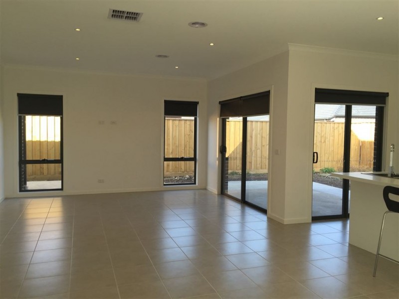 45 Stoke Circuit, Epping VIC 3076