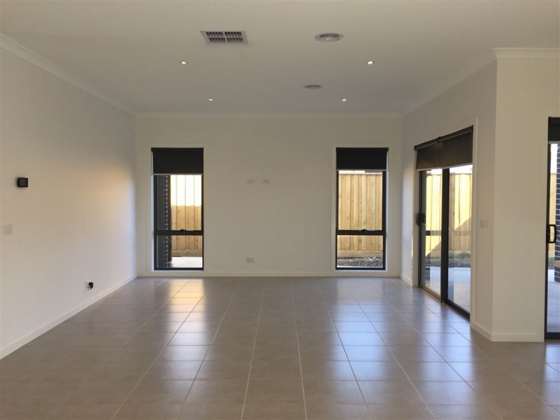 45 Stoke Circuit, Epping VIC 3076