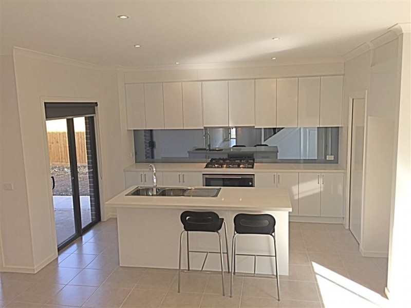 45 Stoke Circuit, Epping VIC 3076