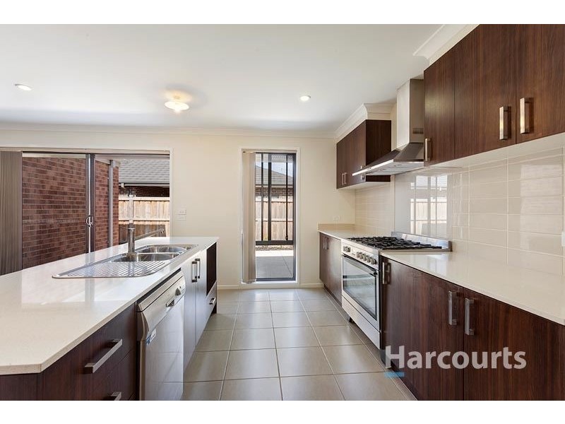 16 Raychelsbury Parade, Wollert VIC 3750
